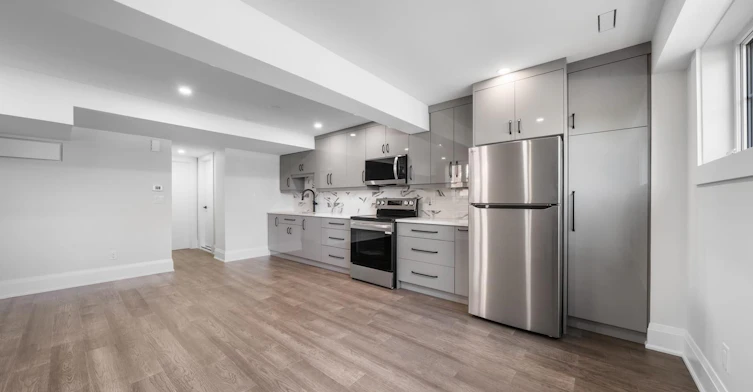 Lower-5 Brendwin Road, Toronto, ON, M6N 4V6 - 3