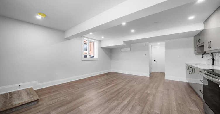 Lower-5 Brendwin Road, Toronto, ON, M6N 4V6 - 7