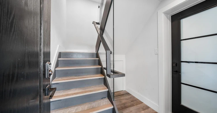 Lower-5 Brendwin Road, Toronto, ON, M6N 4V6 - 11