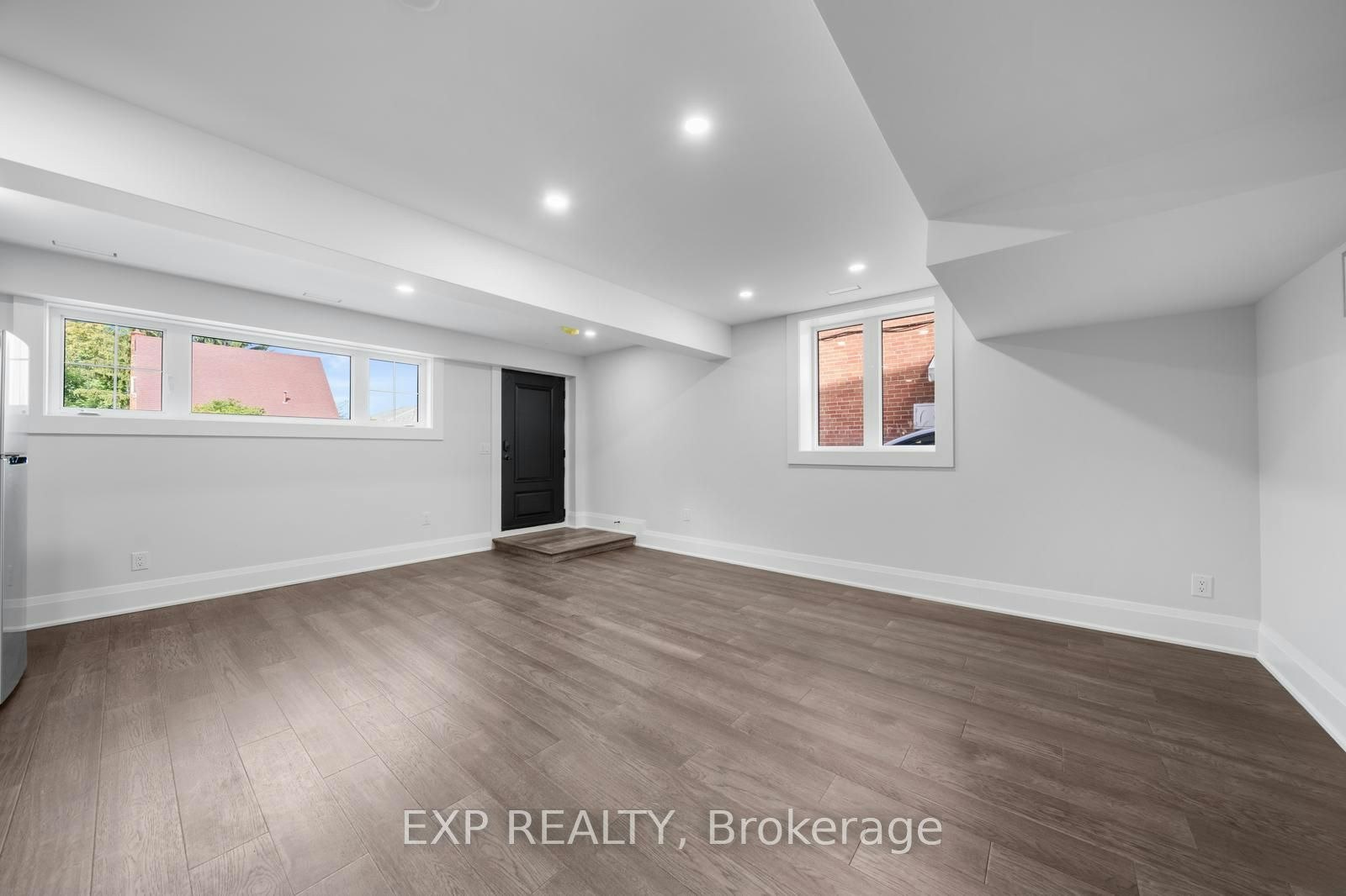 Lower-5 Brendwin Road, Toronto, ON, M6N 4V6 - 2