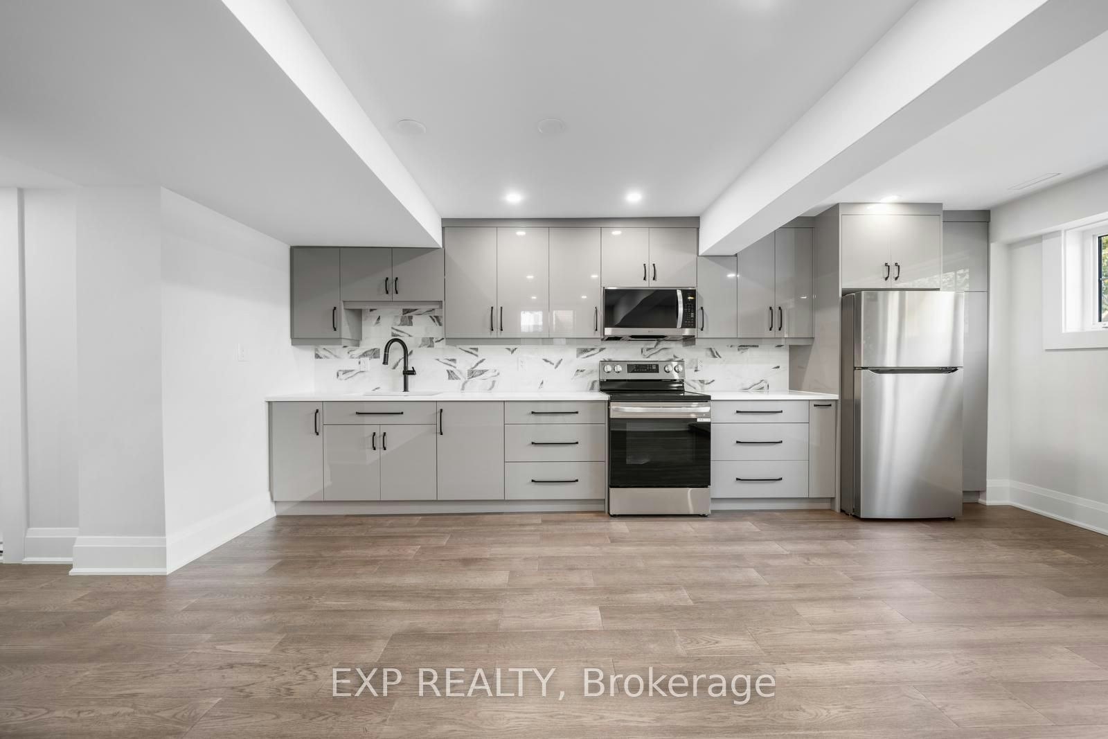 Lower-5 Brendwin Road, Toronto, ON, M6N 4V6 - 4