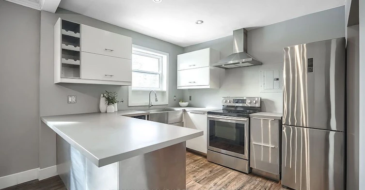 UPPER-6 Thirty First Street, Toronto, ON, M8W 3E8 - 4