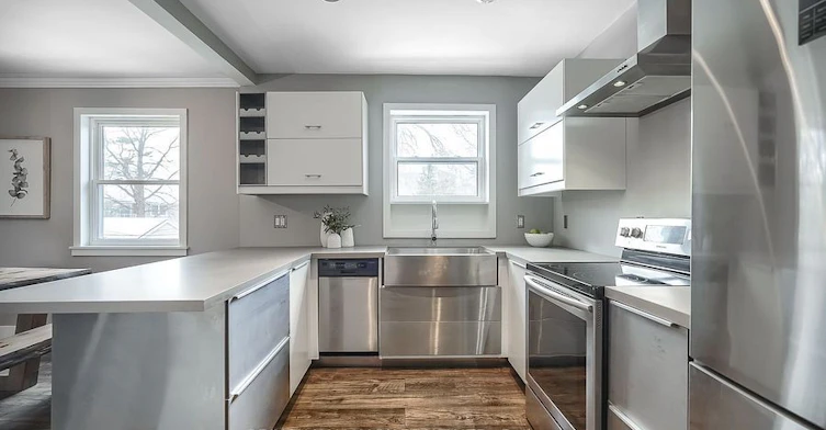 UPPER-6 Thirty First Street, Toronto, ON, M8W 3E8 - 9