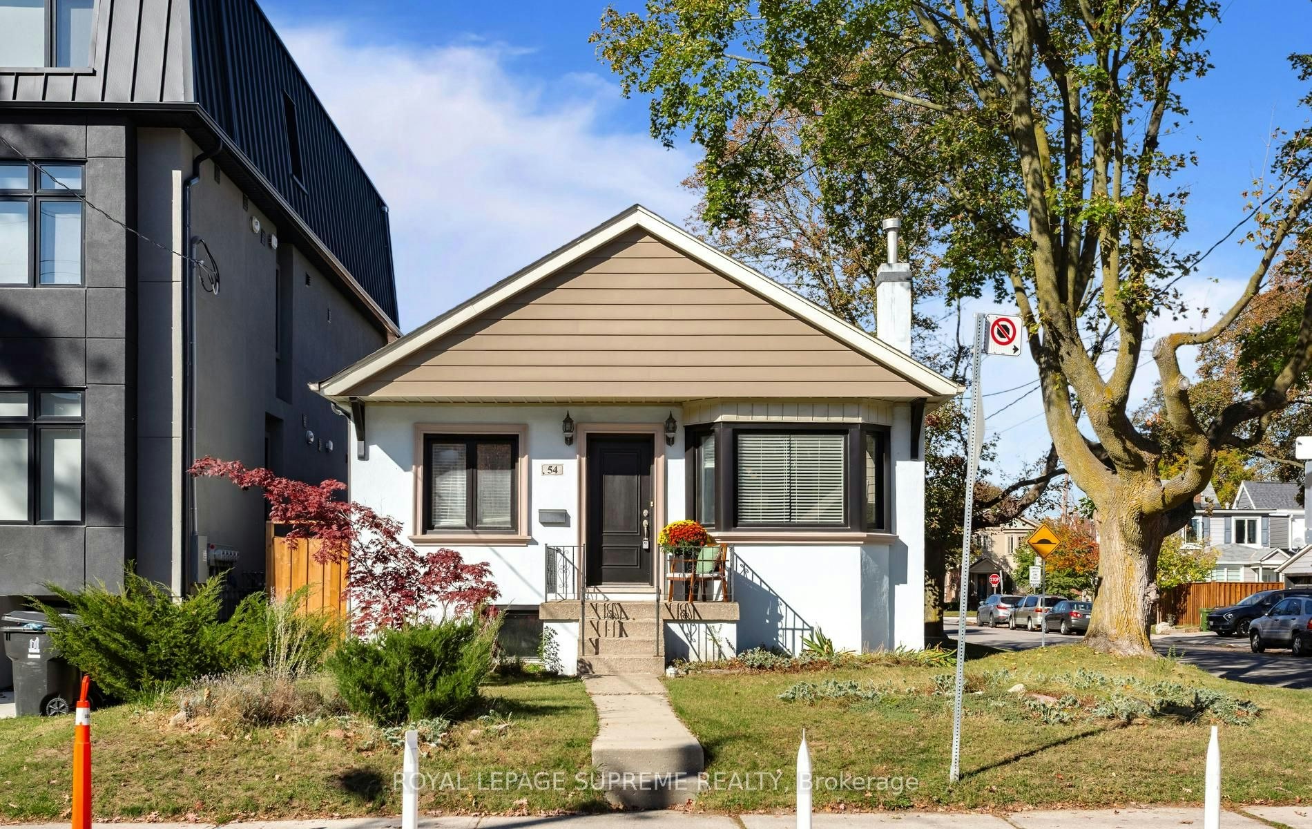 54 East Drive, Toronto, ON, M6N 2N9