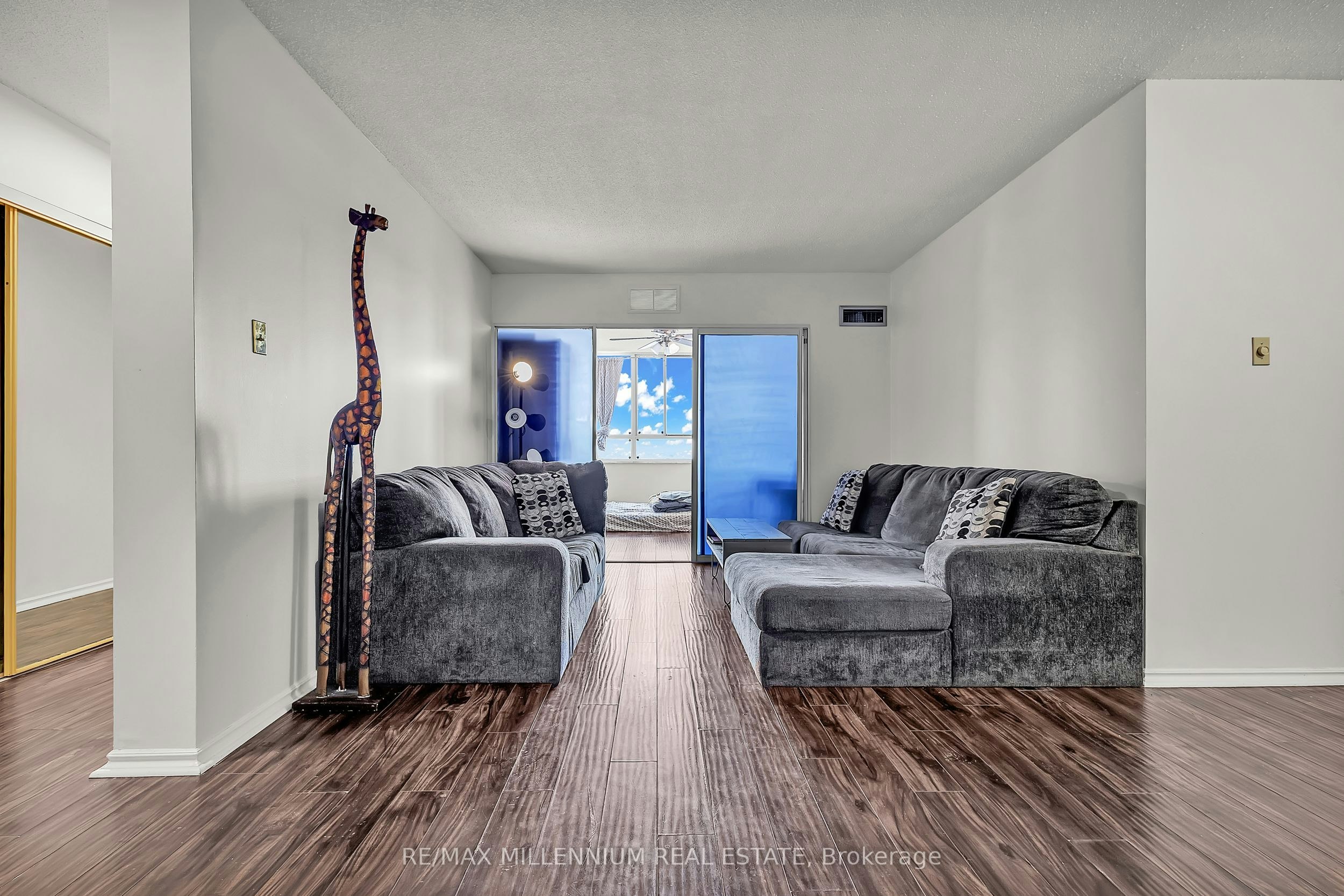 1107-100 County Court Boulevard, Brampton, ON, L6W 3X1 - 9