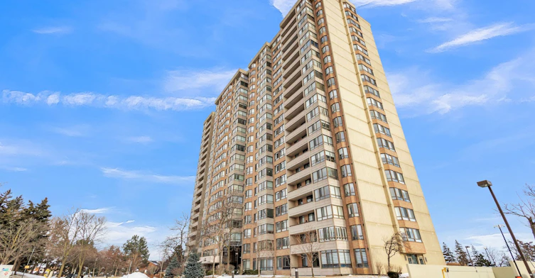 1107-100 County Court Boulevard, Brampton, ON, L6W 3X1