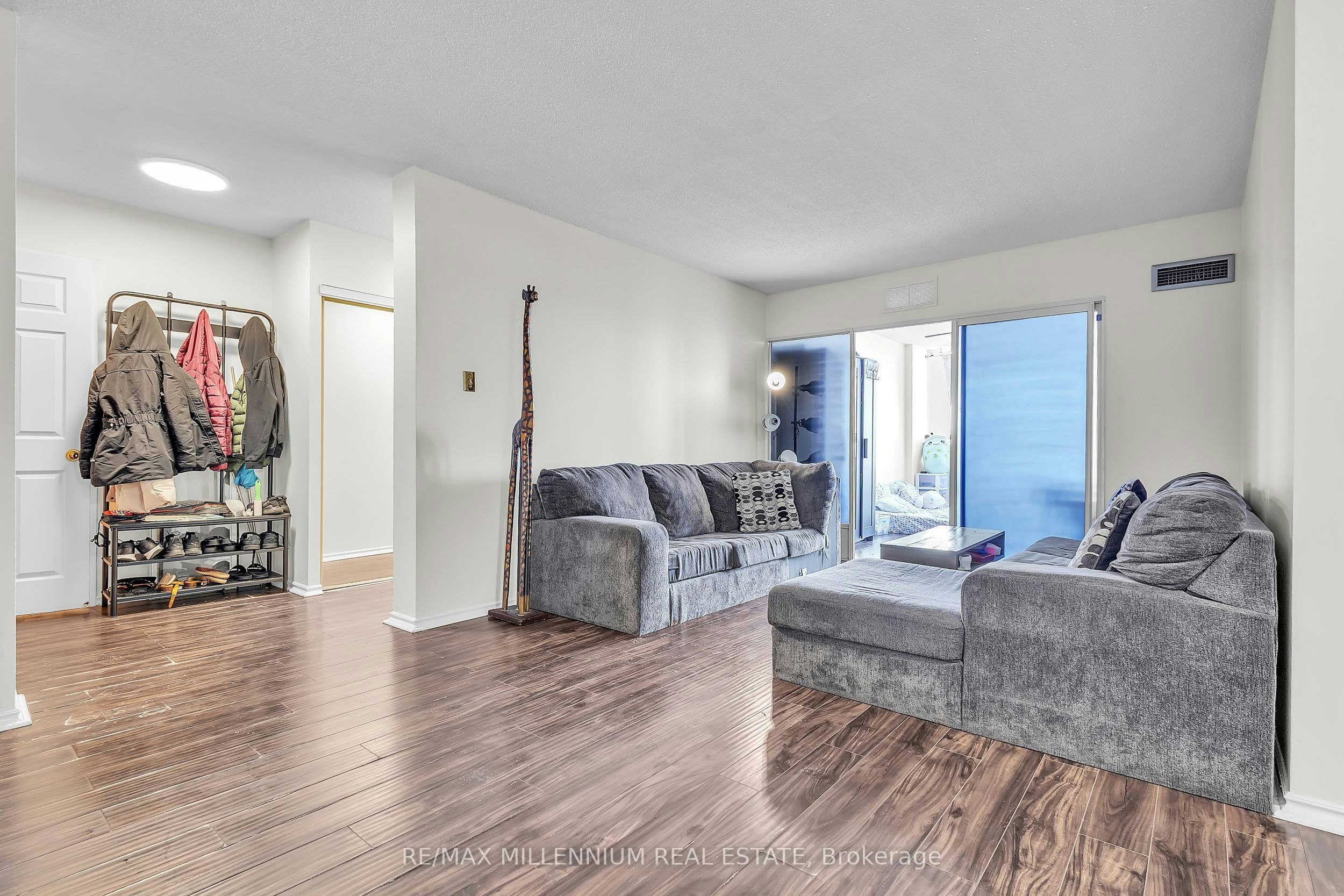 1107-100 County Court Boulevard, Brampton, ON, L6W 3X1 - 8