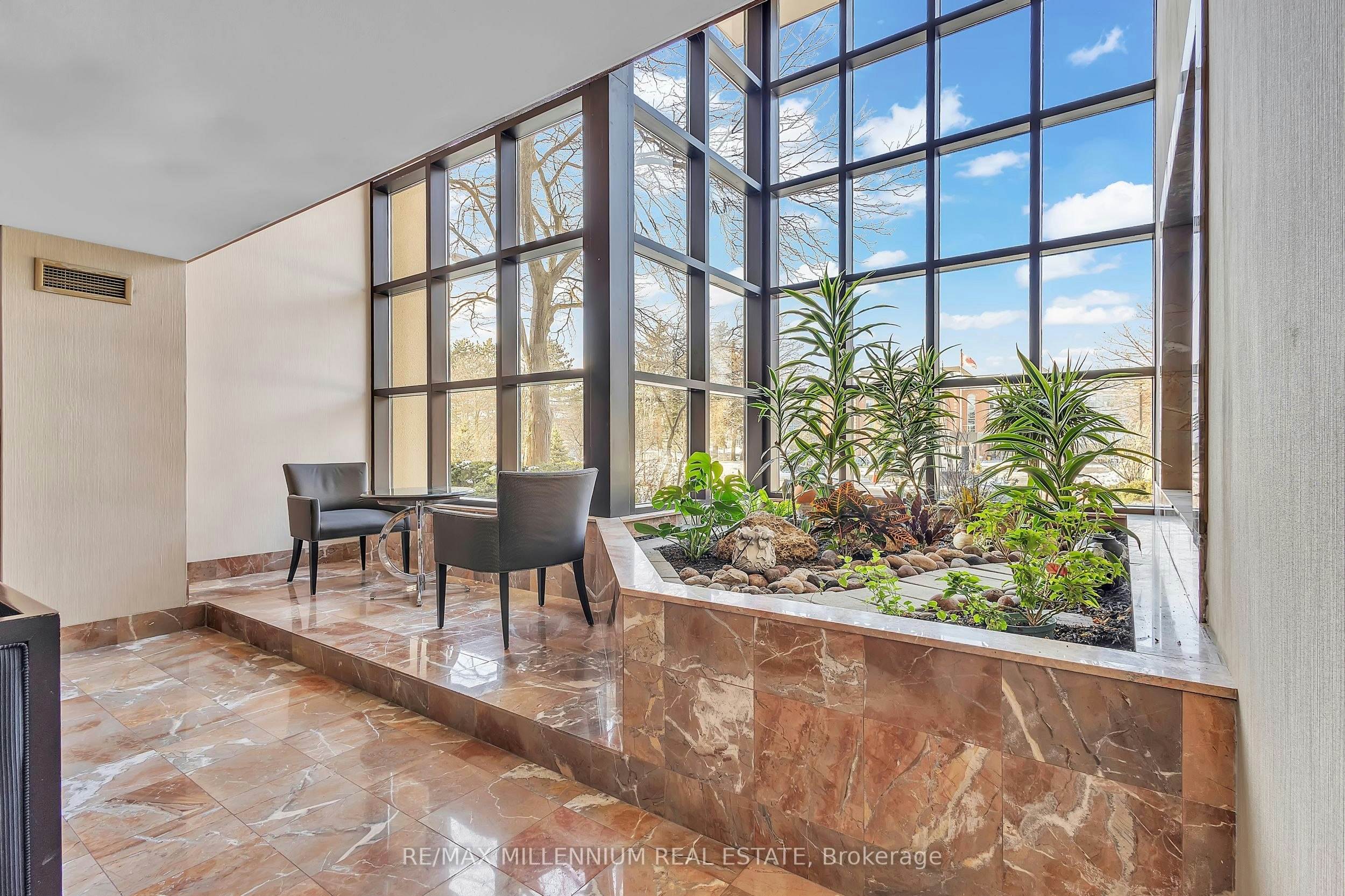 1107-100 County Court Boulevard, Brampton, ON, L6W 3X1 - 5