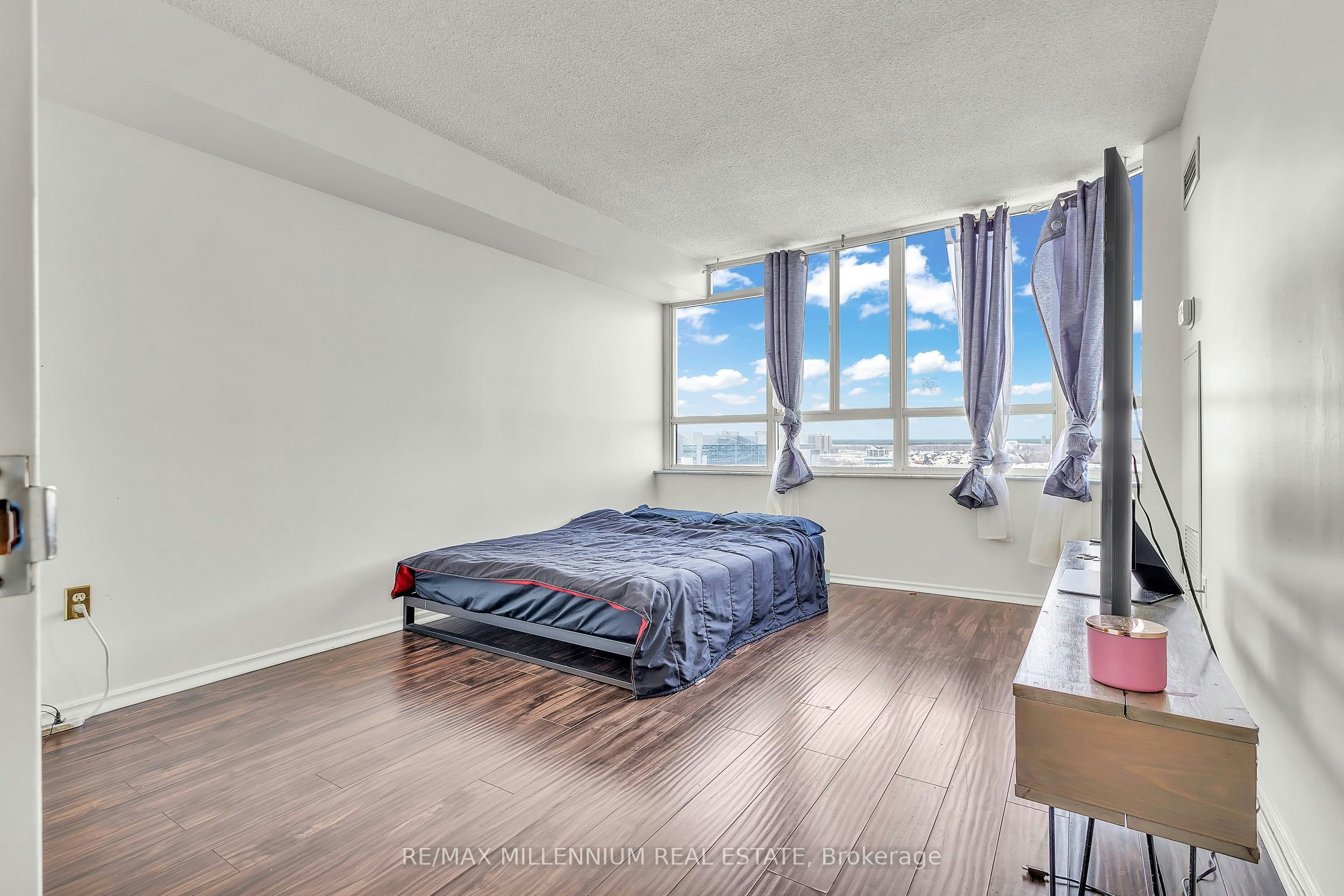 1107-100 County Court Boulevard, Brampton, ON, L6W 3X1 - 17