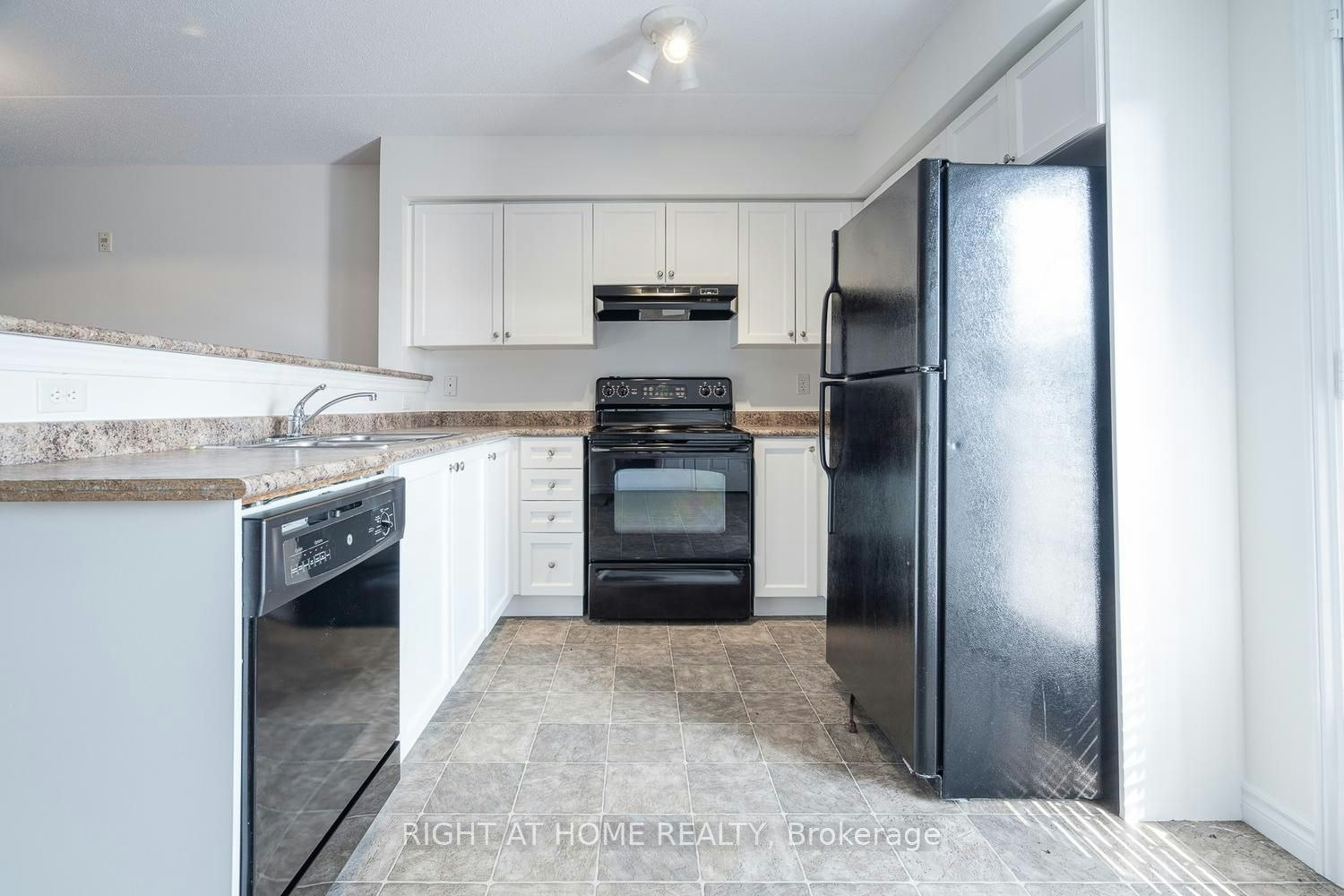 302-1471 Maple Avenue, Milton, ON, L9T 0B4 - 10