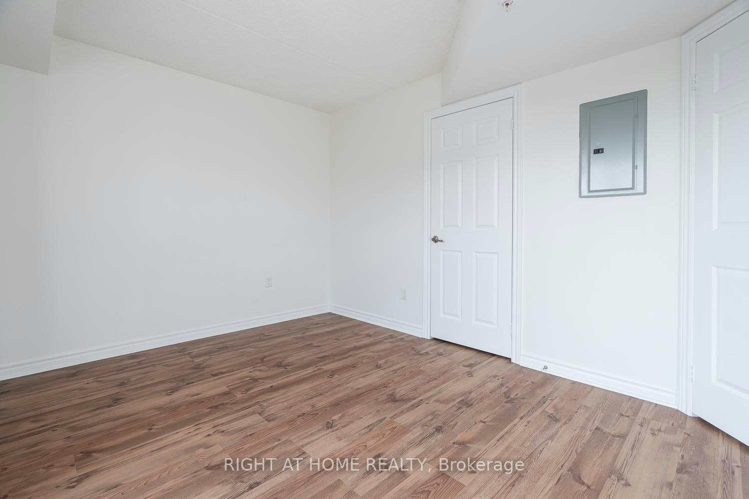 302-1471 Maple Avenue, Milton, ON, L9T 0B4 - 13