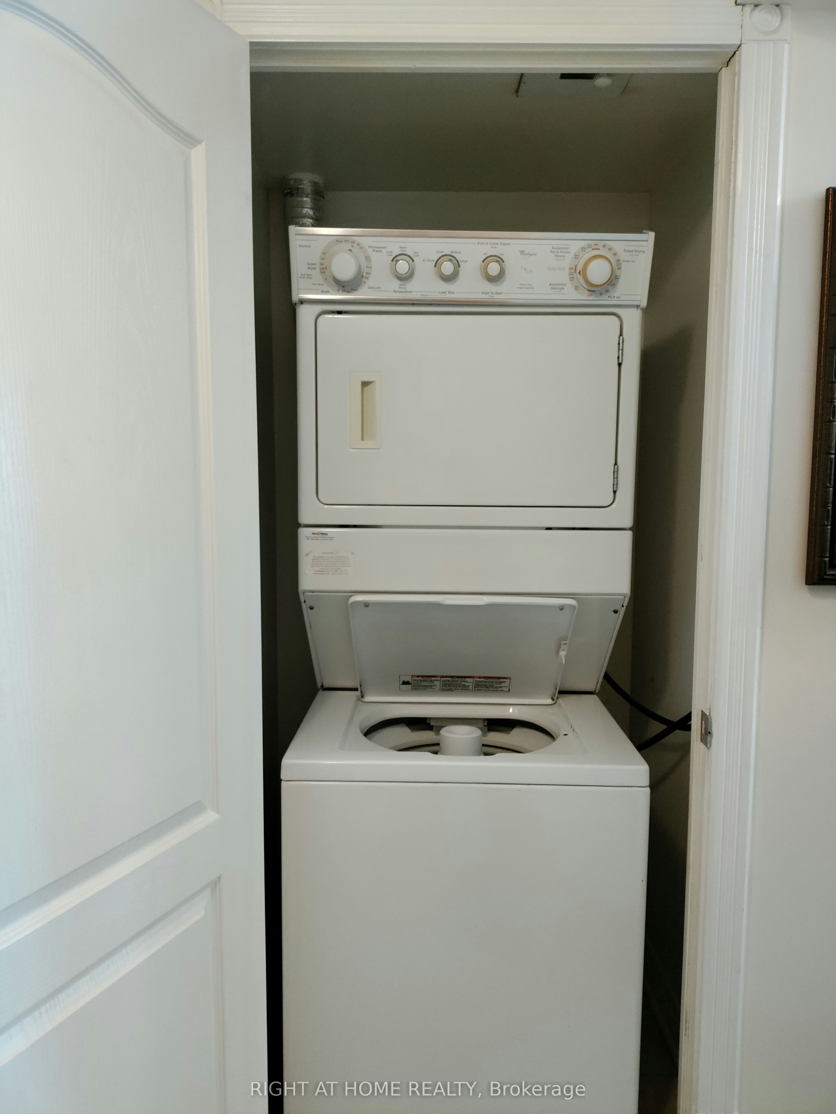 1301-33 Elm Drive W, Mississauga, ON, L5B 4M2 - 14