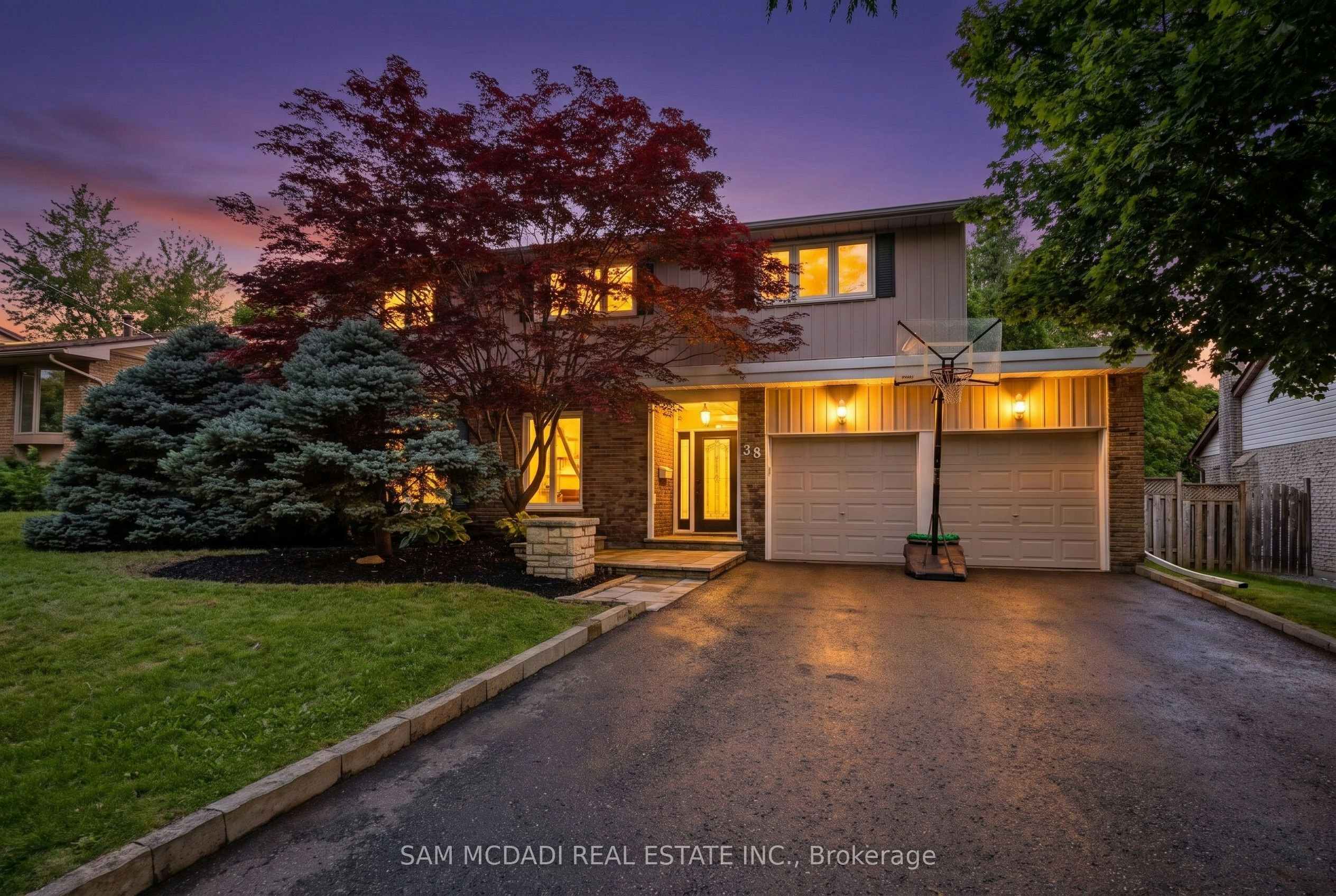 38 Kenninghall Boulevard, Mississauga, ON, L5N 1J4