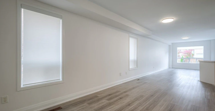 7401 Village Walk, Mississauga, ON, L5W 1X6 - 7