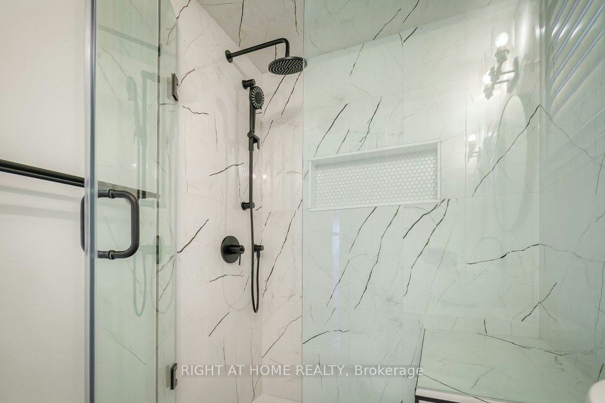 7401 Village Walk, Mississauga, ON, L5W 1X6 - 29