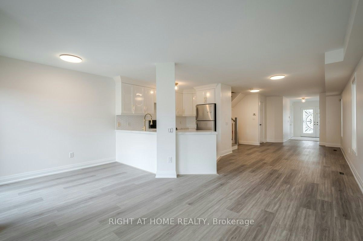 7401 Village Walk, Mississauga, ON, L5W 1X6 - 10