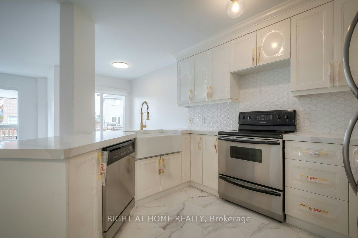 7401 Village Walk, Mississauga, ON, L5W 1X6 - 13