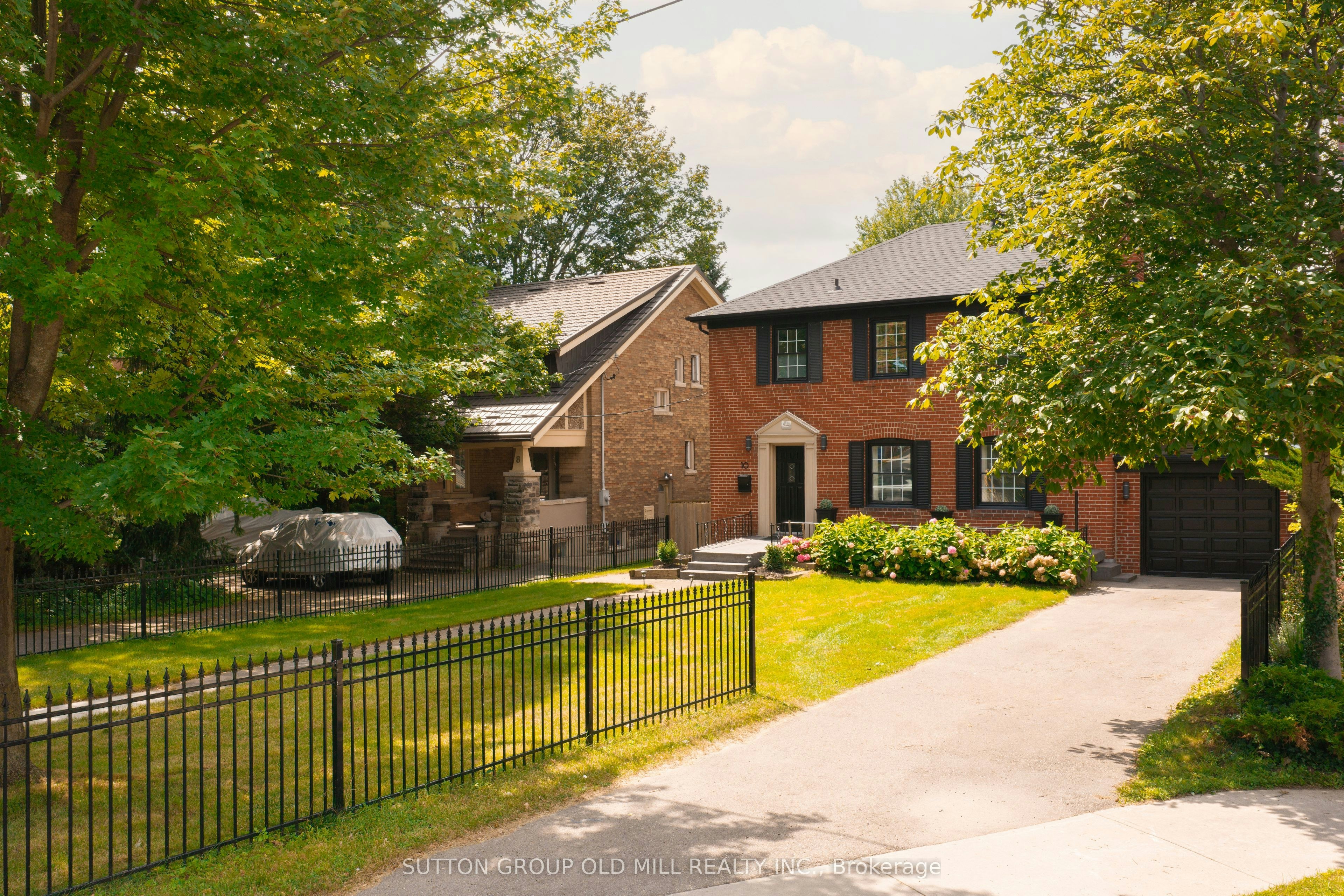10 Queens Avenue, Toronto, ON, M8V 2N1
