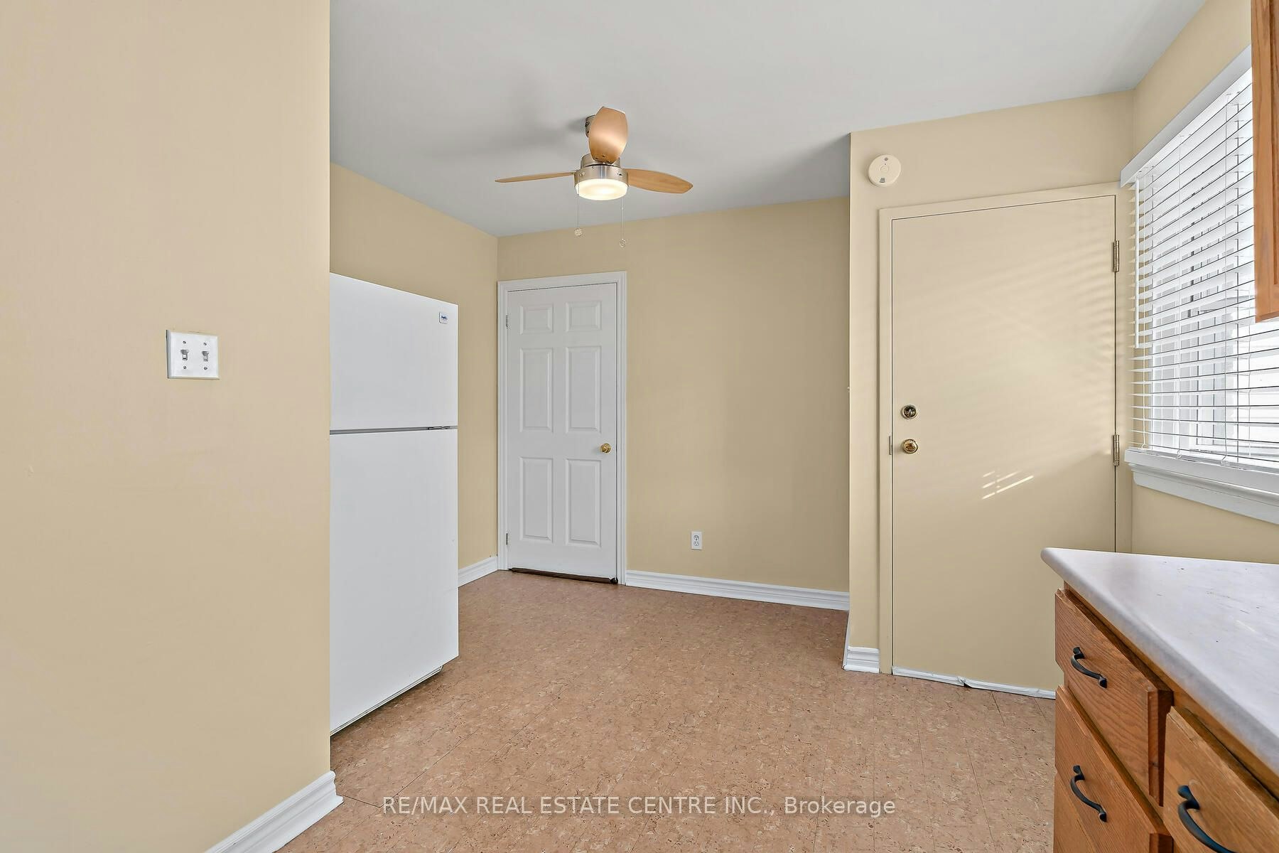 7 Rexway Drive, Halton Hills, ON, L7G 1P9 - 6