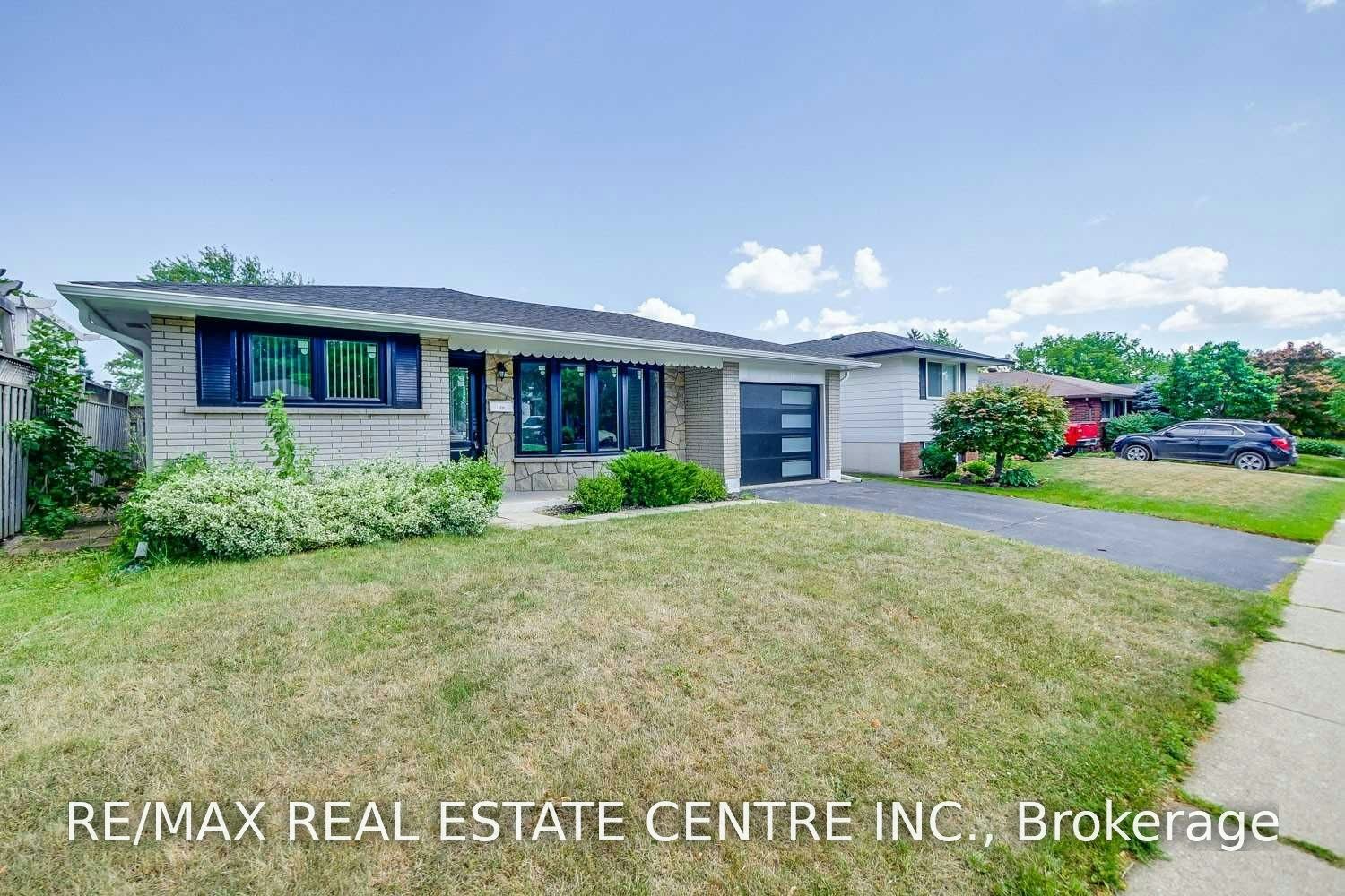 2134 Meadowbrook Road, Burlington, ON, L7P 2A7