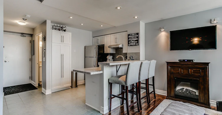 426-300 Manitoba Street, Toronto, ON, M8Y 4G6 - 3