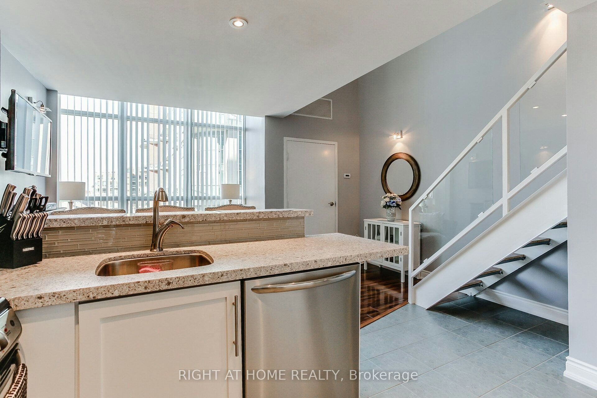 426-300 Manitoba Street, Toronto, ON, M8Y 4G6 - 7
