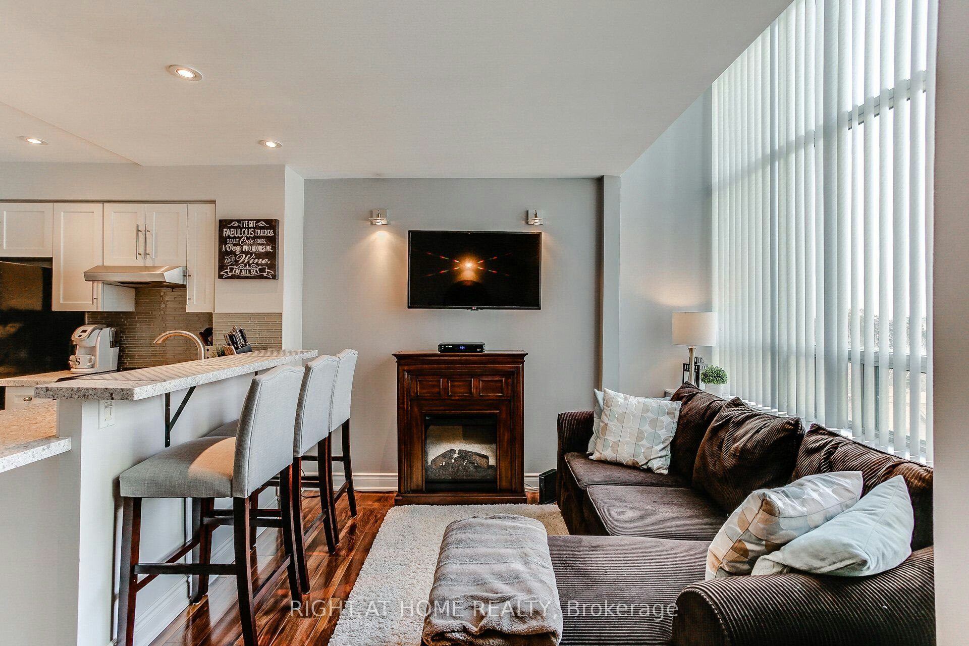 426-300 Manitoba Street, Toronto, ON, M8Y 4G6 - 8