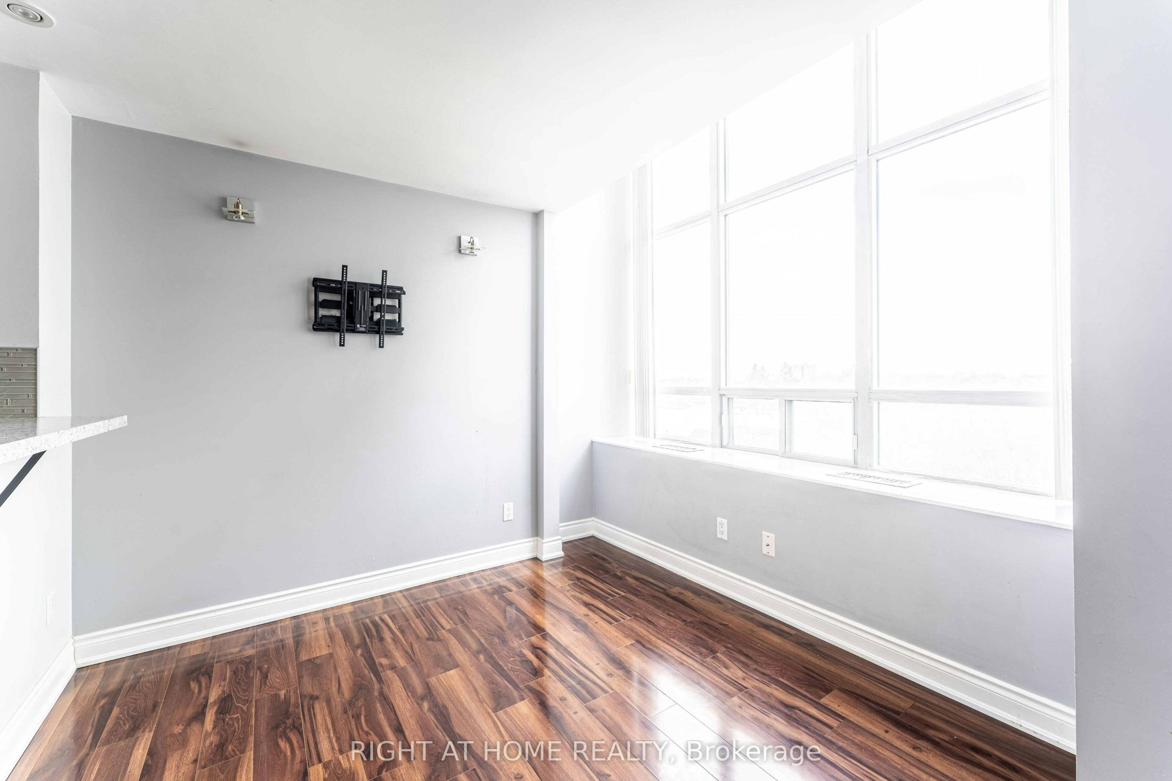 426-300 Manitoba Street, Toronto, ON, M8Y 4G6 - 28
