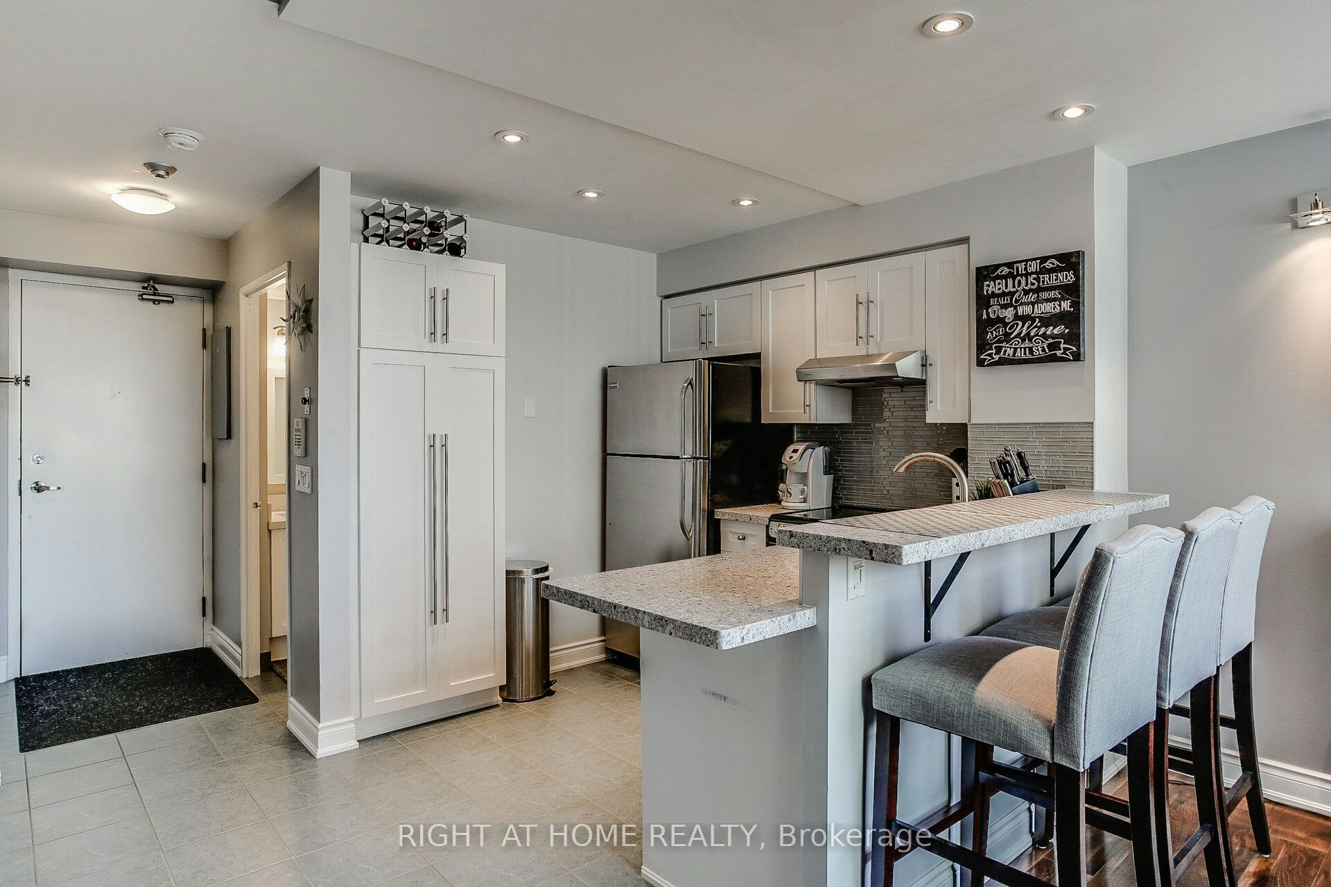 426-300 Manitoba Street, Toronto, ON, M8Y 4G6 - 4