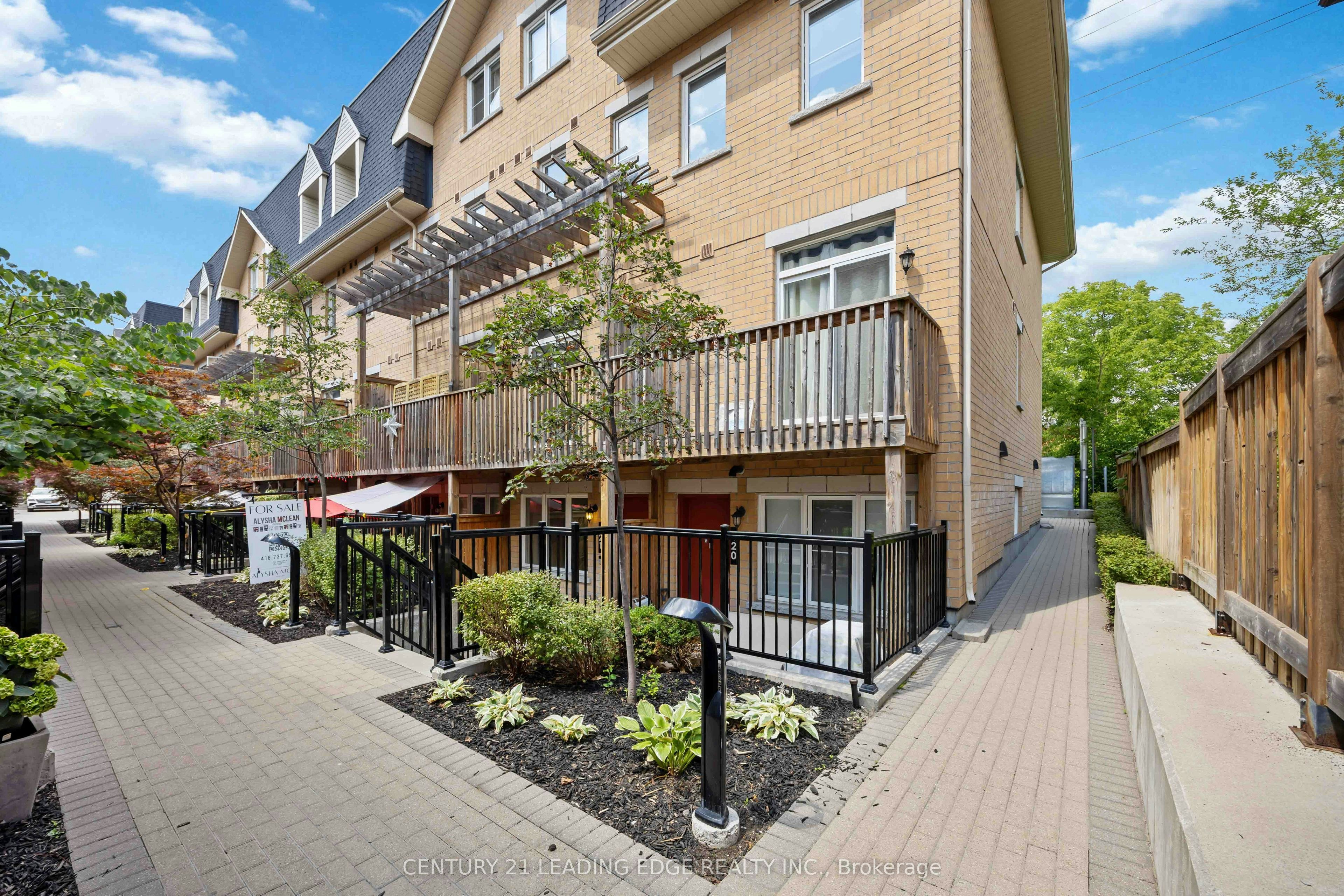 121-380 Hopewell Avenue, Toronto, ON, M6E 2S2