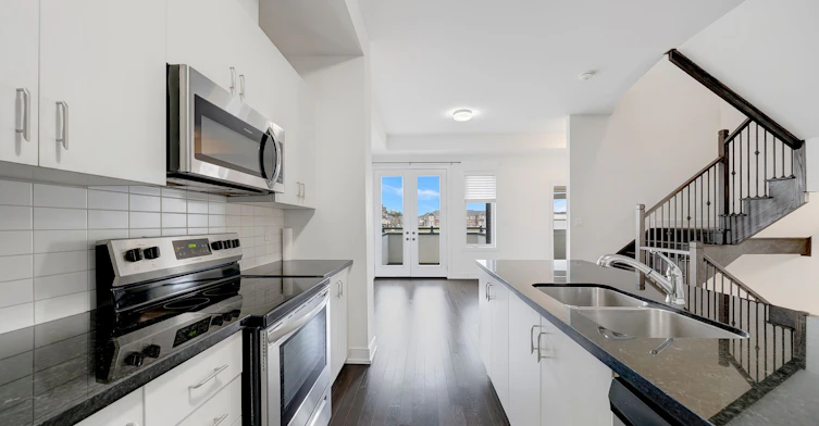 1401 Clarriage Court, Milton, ON, L9E 1L6 - 6