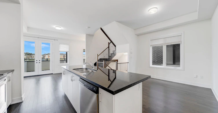 1401 Clarriage Court, Milton, ON, L9E 1L6 - 7
