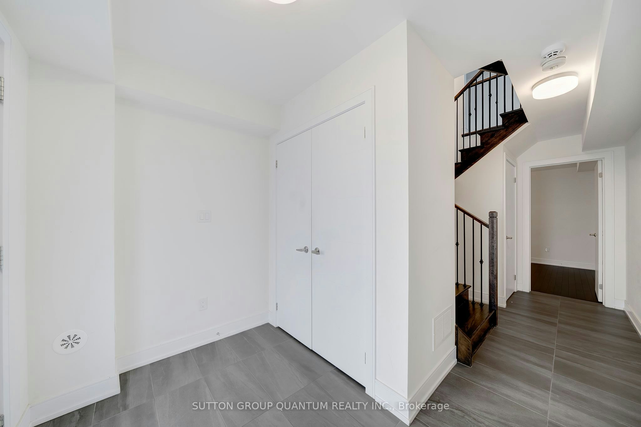 1401 Clarriage Court, Milton, ON, L9E 1L6 - 2