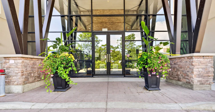 214-128 Garden Drive, Oakville, ON, L6K 0H7