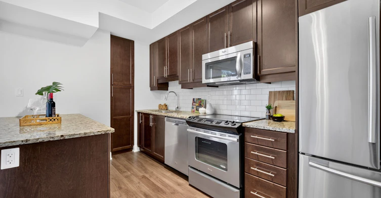214-128 Garden Drive, Oakville, ON, L6K 0H7 - 11