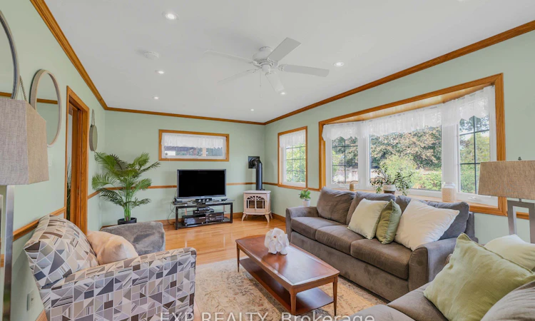 6 Jardine Place