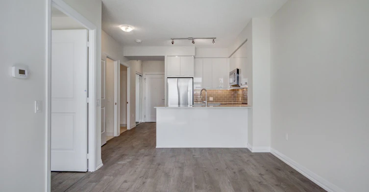 906-65 Watergarden Drive, Mississauga, ON, L5R 0G9 - 19