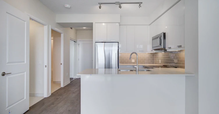906-65 Watergarden Drive, Mississauga, ON, L5R 0G9 - 18