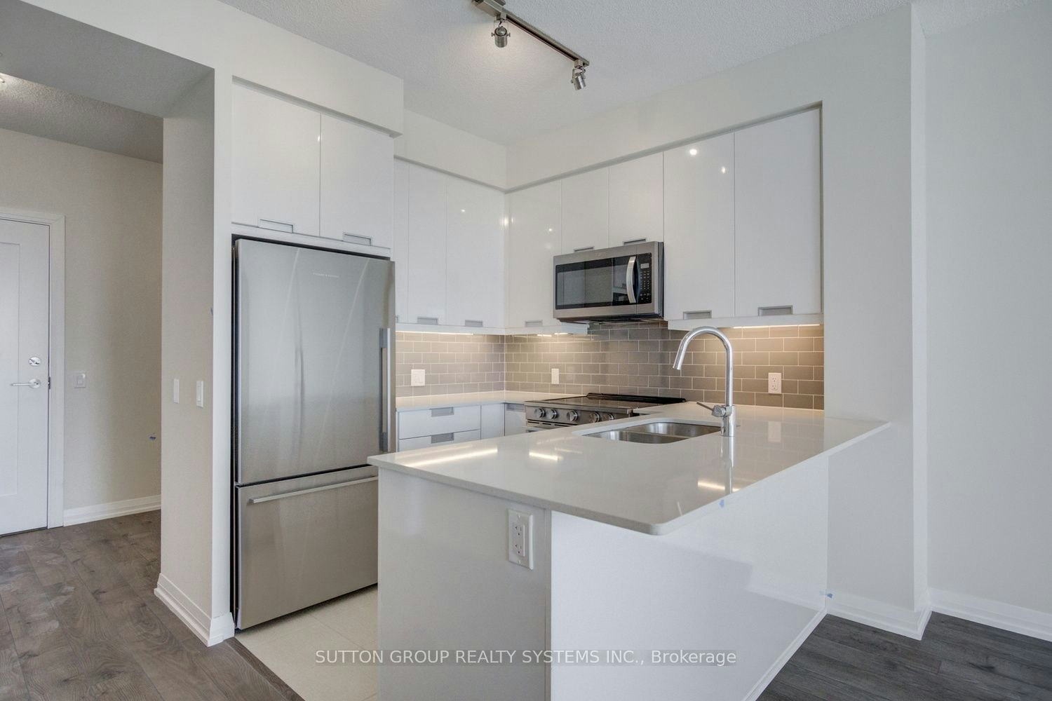 906-65 Watergarden Drive, Mississauga, ON, L5R 0G9 - 16