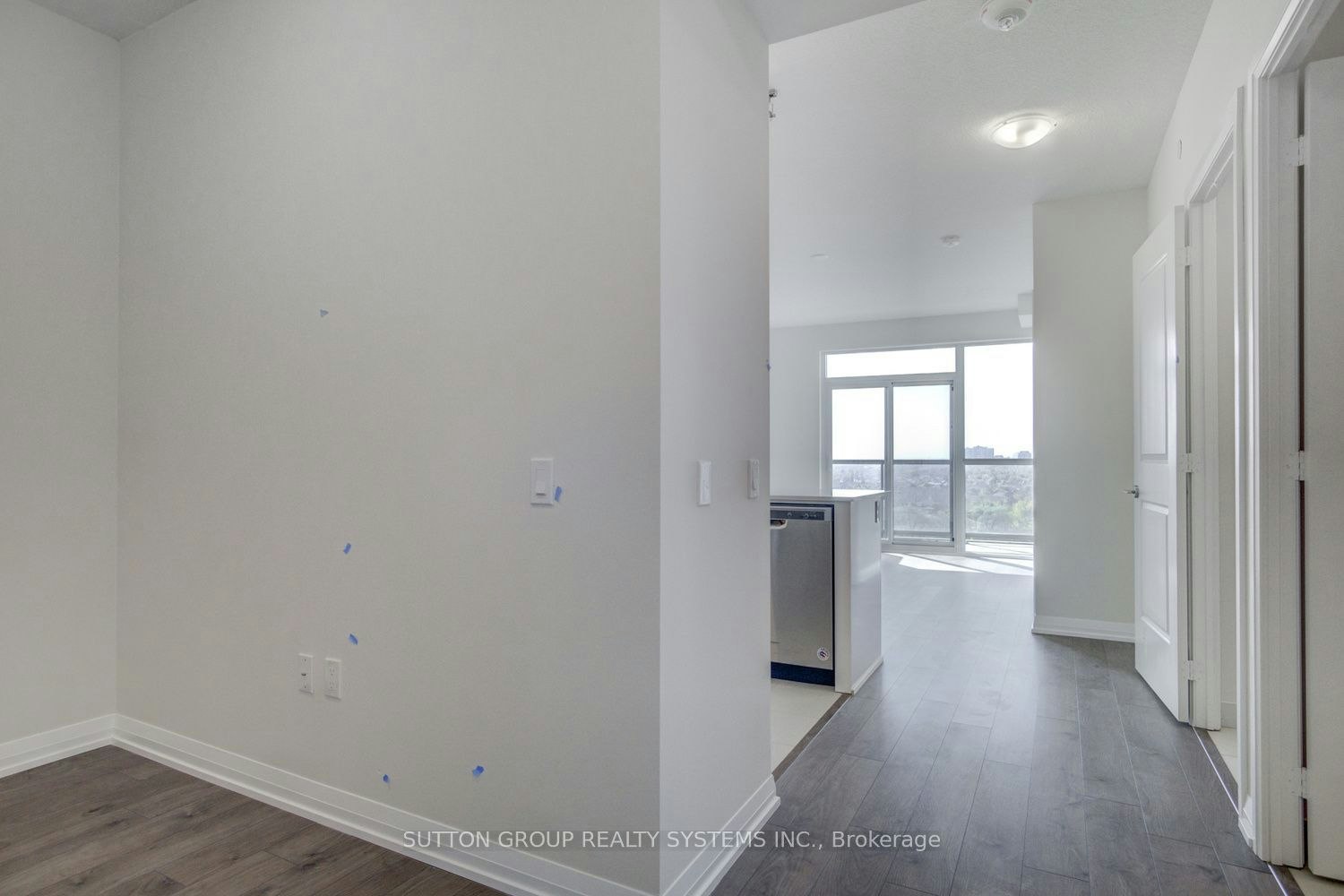906-65 Watergarden Drive, Mississauga, ON, L5R 0G9 - 11