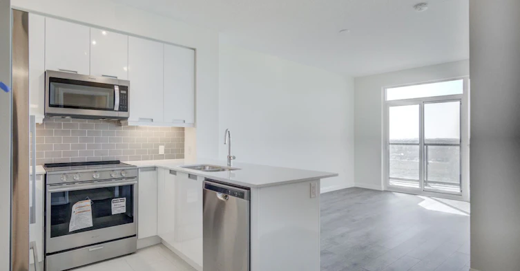 906-65 Watergarden Drive, Mississauga, ON, L5R 0G9 - 13