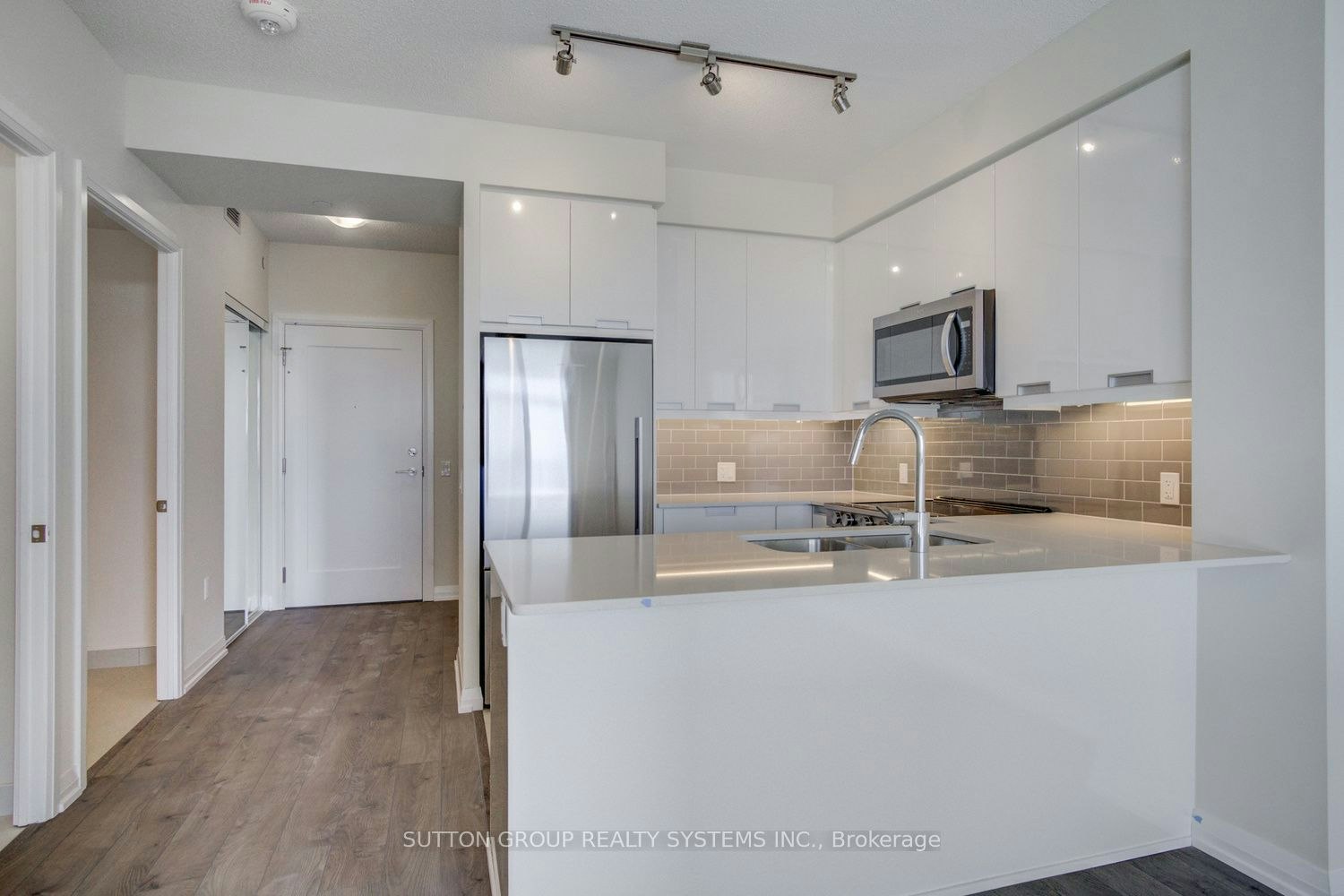 906-65 Watergarden Drive, Mississauga, ON, L5R 0G9 - 17
