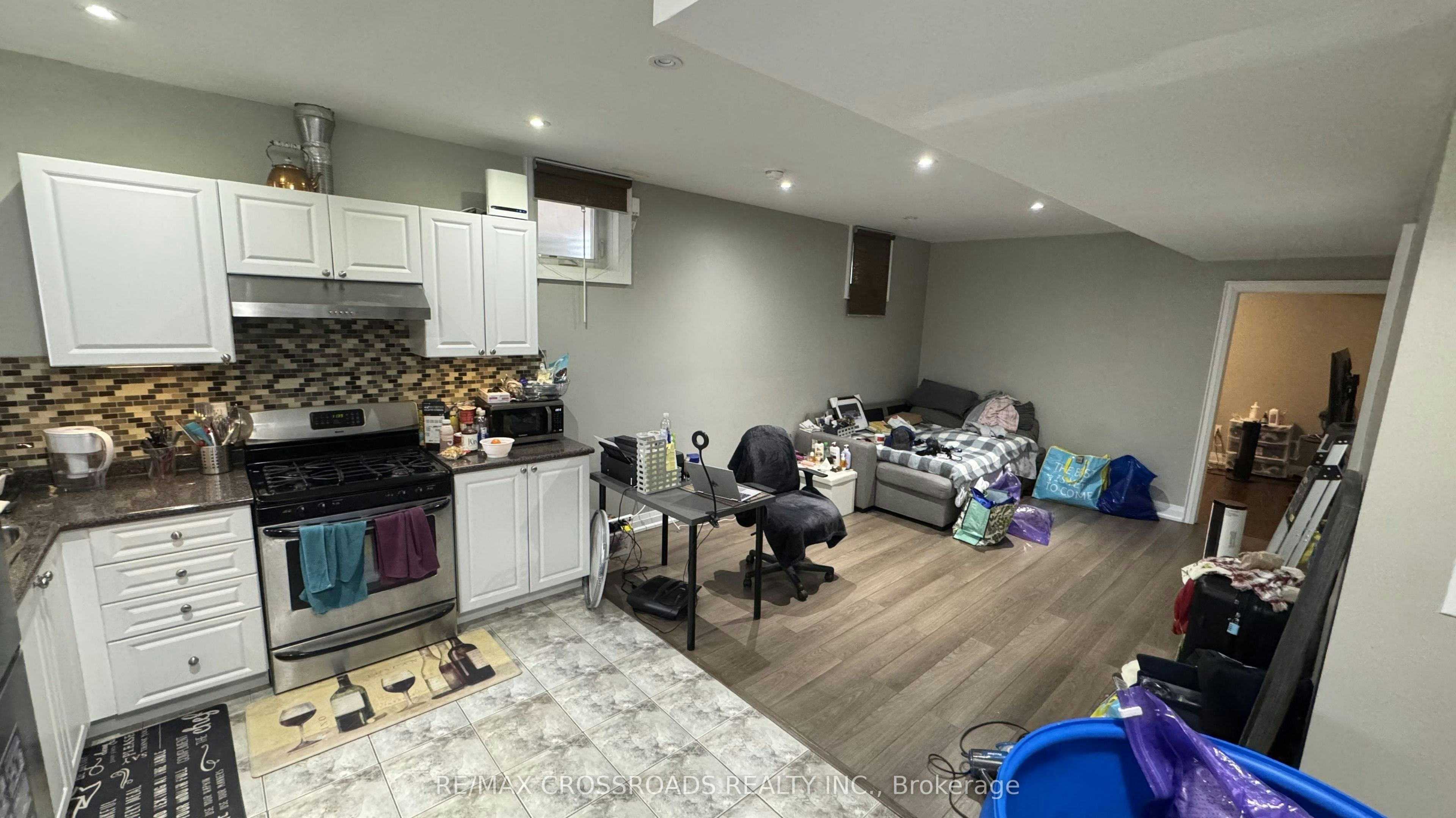 43 Waniska Avenue, Toronto, ON, M8Y 1R1 - 4