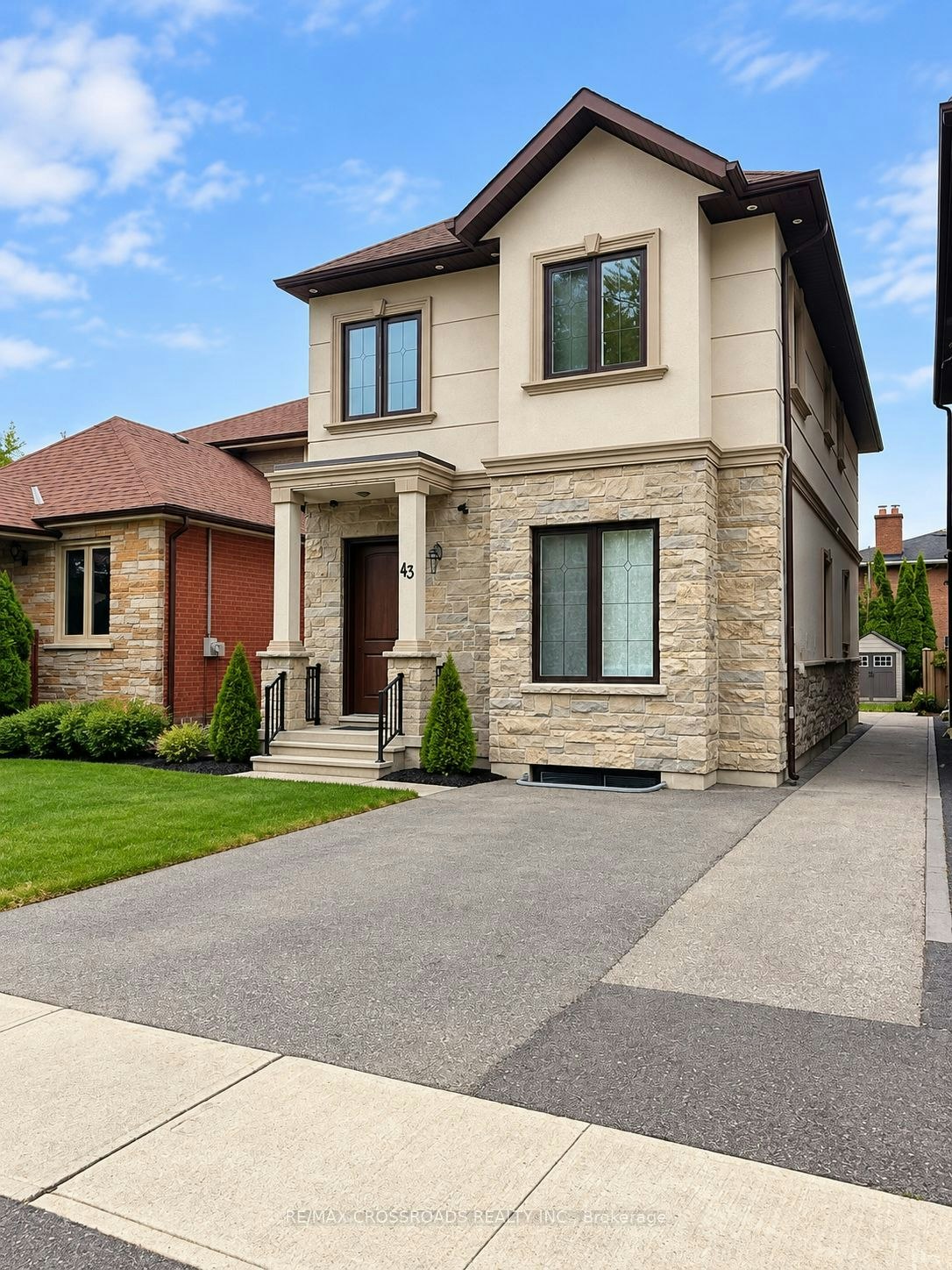 43 Waniska Avenue, Toronto, ON, M8Y 1R1