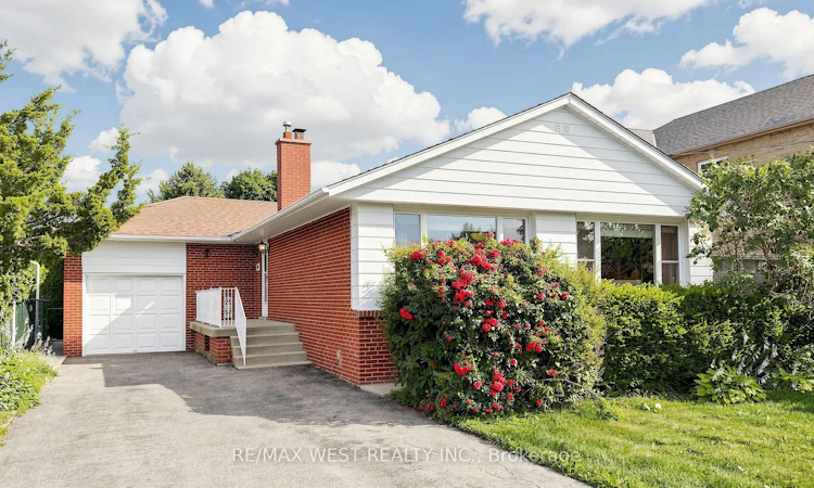 32 Allonsius Drive