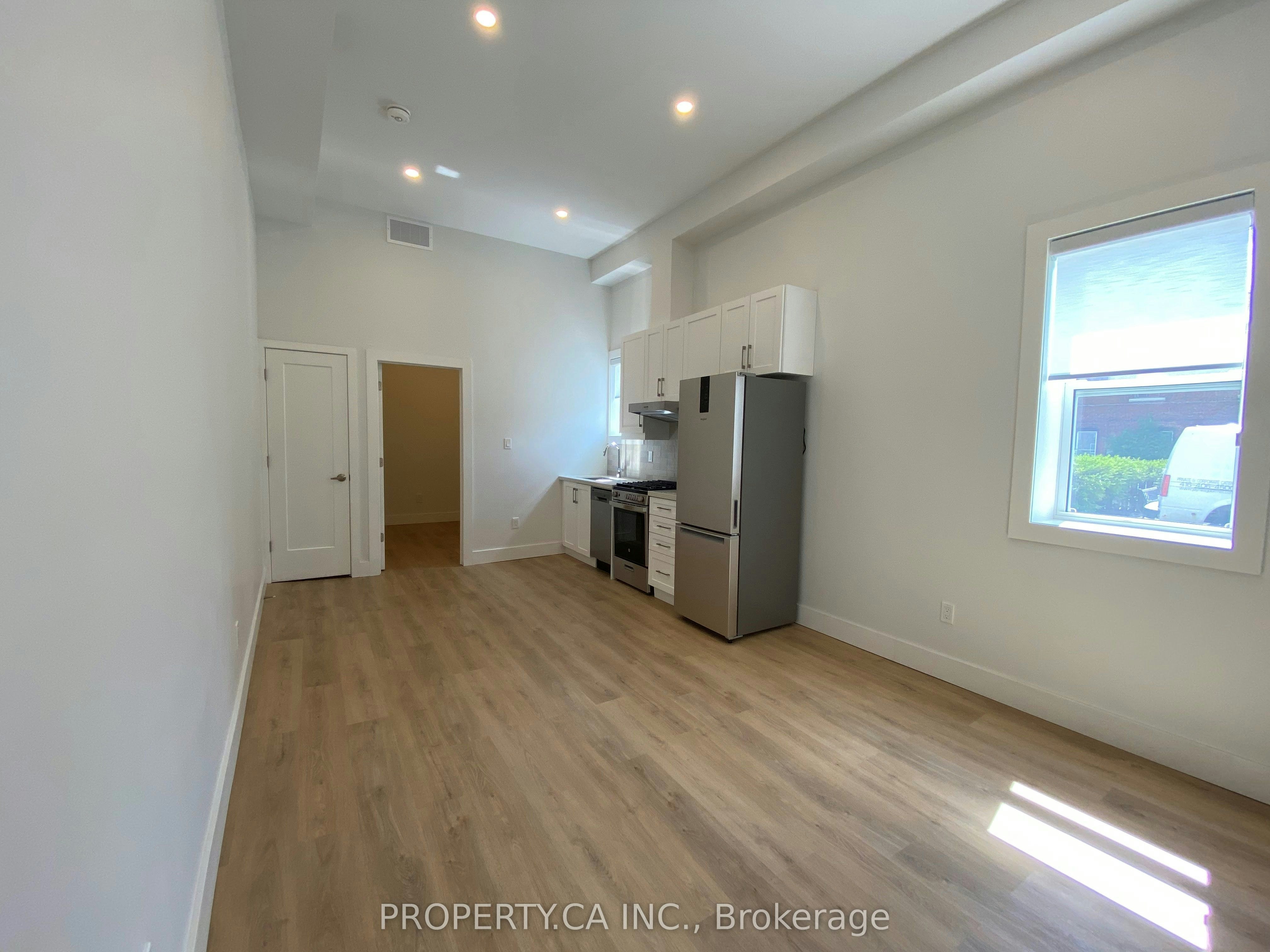 2-3100 Dundas Street W, Toronto, ON, M6P 1Z8 - 4