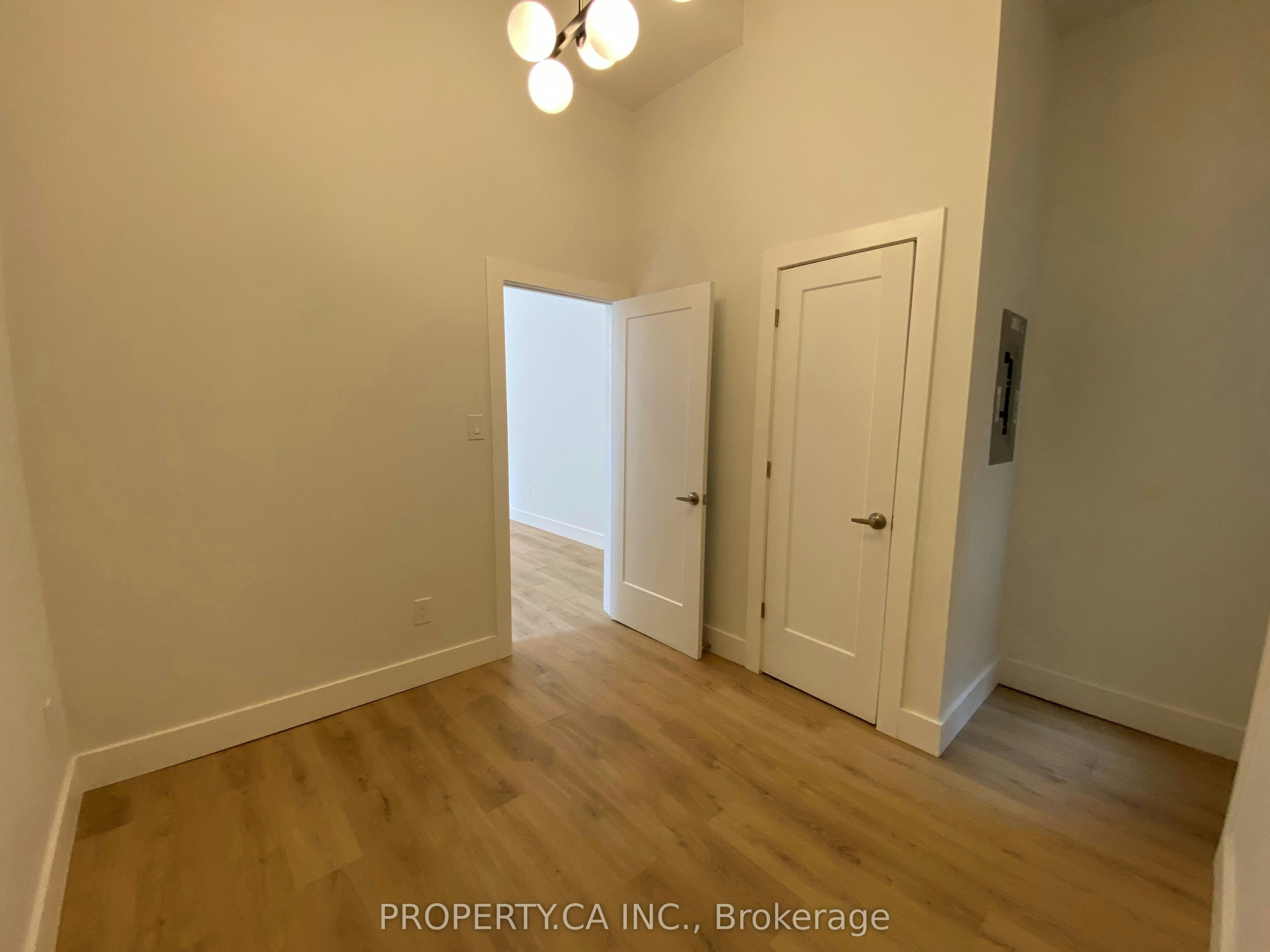 2-3100 Dundas Street W, Toronto, ON, M6P 1Z8 - 8