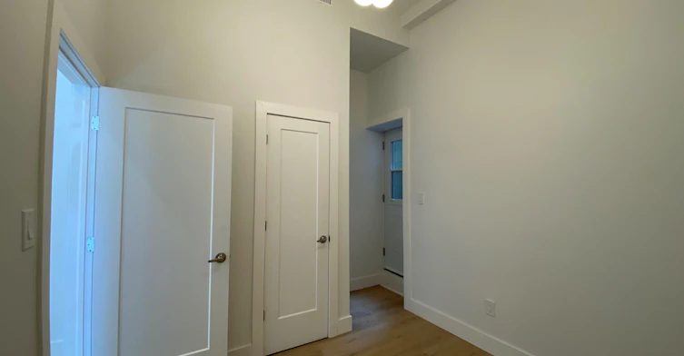 2-3100 Dundas Street W, Toronto, ON, M6P 1Z8 - 10