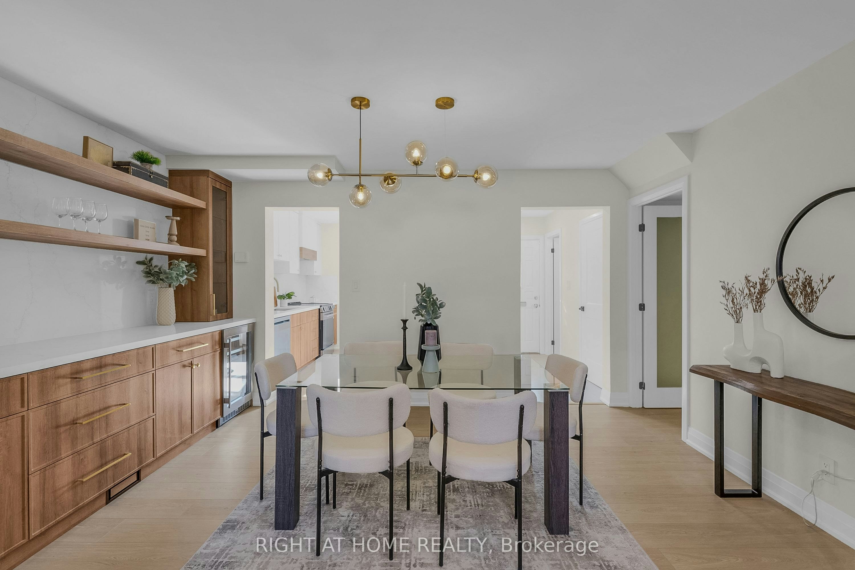 9-3665 Flamewood Drive, Mississauga, ON, L4Y 3P5