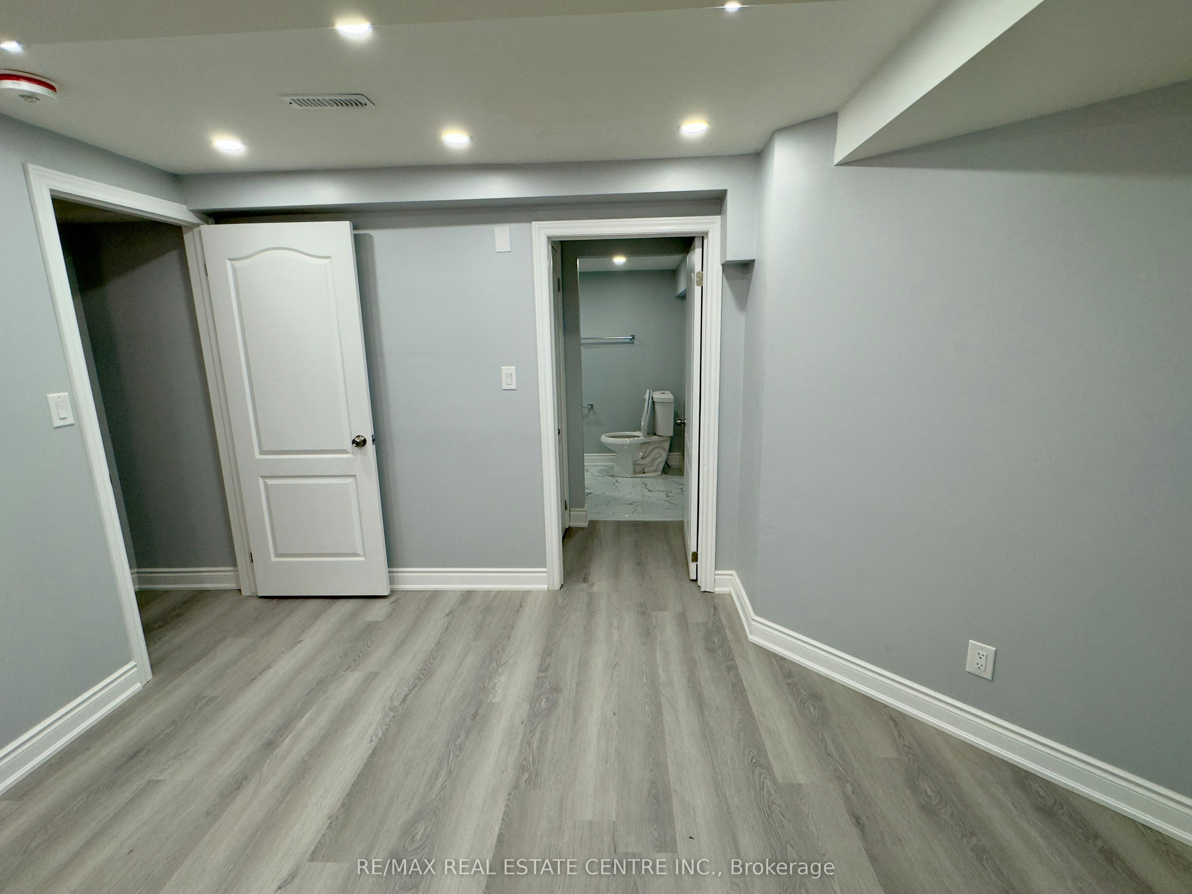 Bsmt.-5983 Sidmouth Street, Mississauga, ON, L5V 2Z5 - 9
